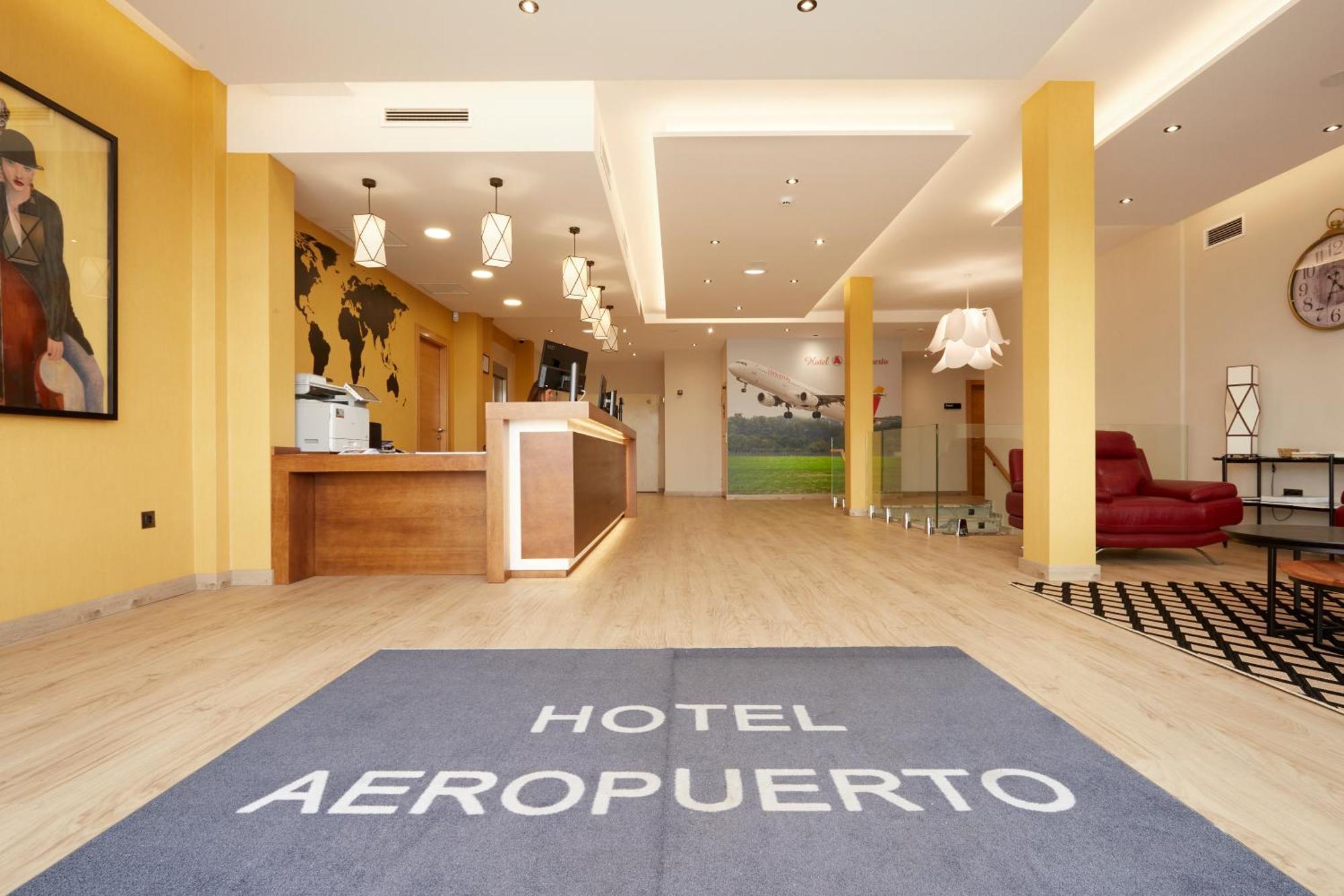 Hotel Arias Aeropuerto Santiago Del Monte Eksteriør billede